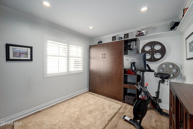 Building Photo - 3024 Hollycrest Ave