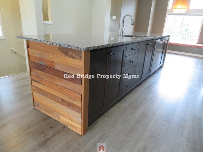 Building Photo - 28500 SW Villebois Dr N