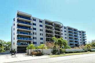 Building Photo - 2 Bedroom 2 Bath Waterview Condo (Palm Place Condominiums)