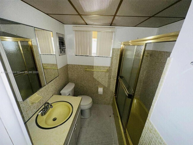 Building Photo - 215 SE 3rd Ave