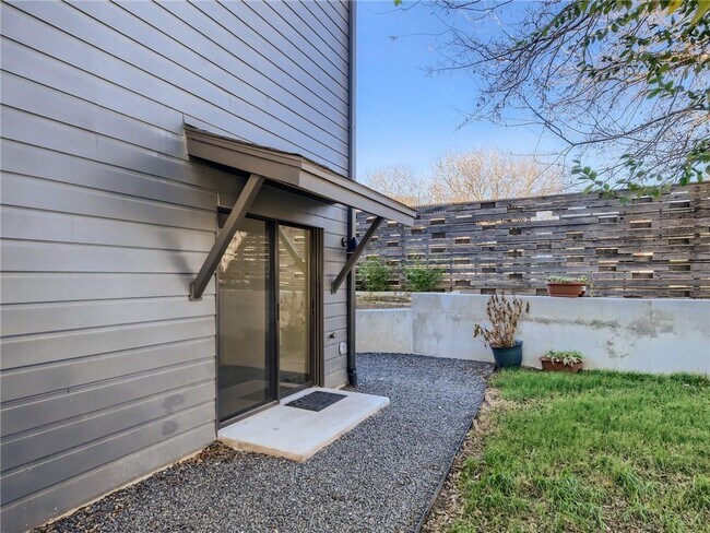 Building Photo - 3700 Clawson Rd