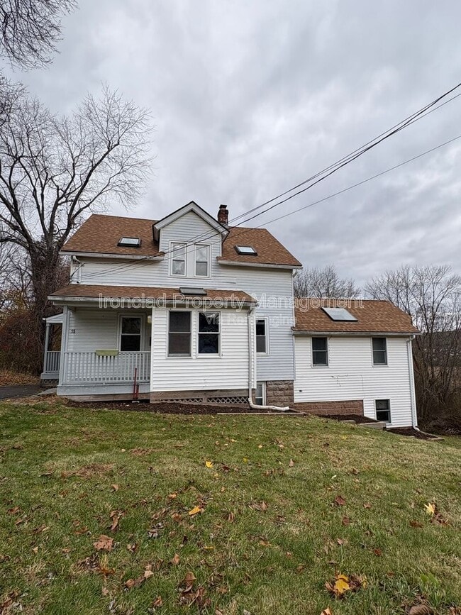 Building Photo - 15 Omo St