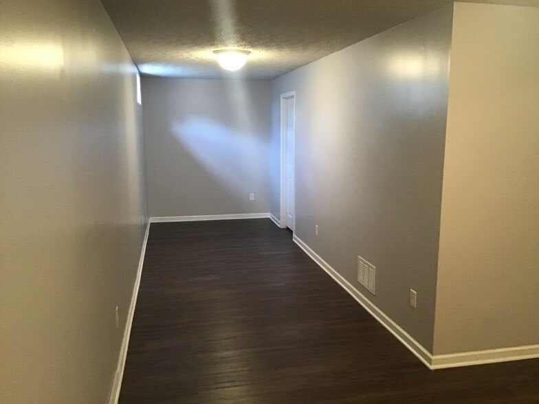 Building Photo - 1141 Promenade Dr