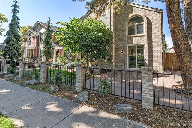 Building Photo - 541 Monroe St