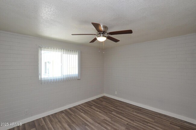 Building Photo - 6044 N 21st Ave