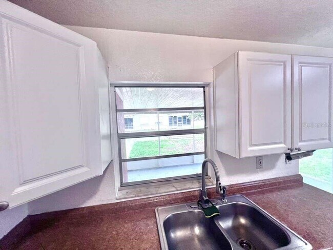 Building Photo - 3409 Vorden St