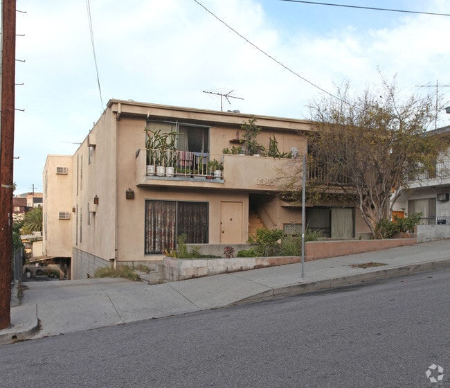 Building Photo - 1325 Sutherland St