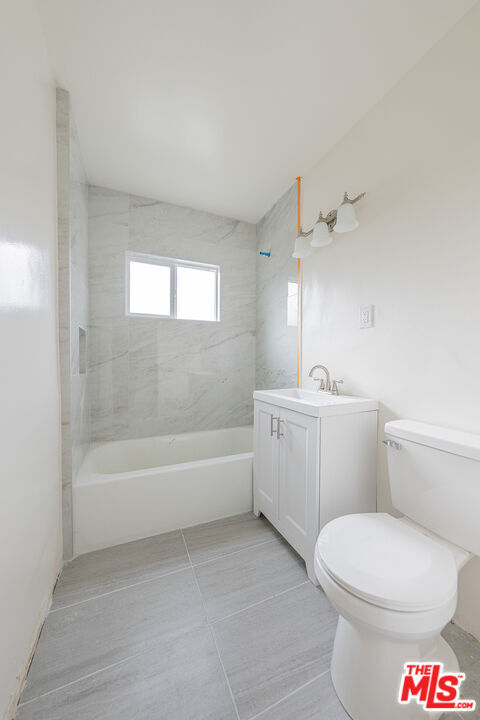 Building Photo - 10043 Haines Canyon Ave