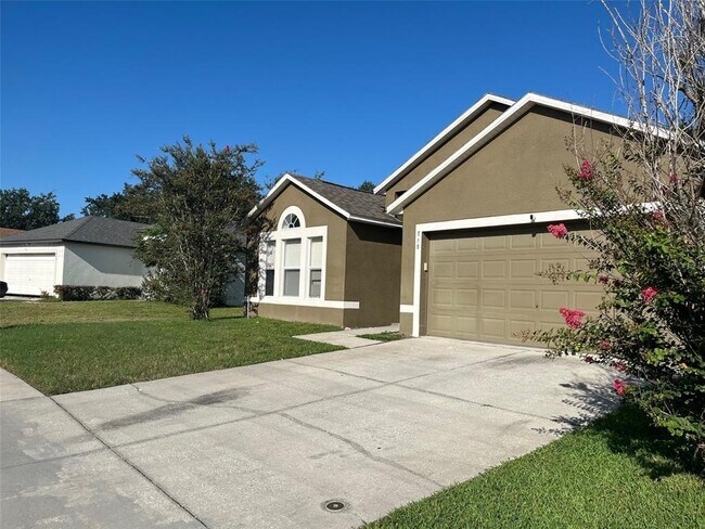 Building Photo - 868 Vanderbilt Dr