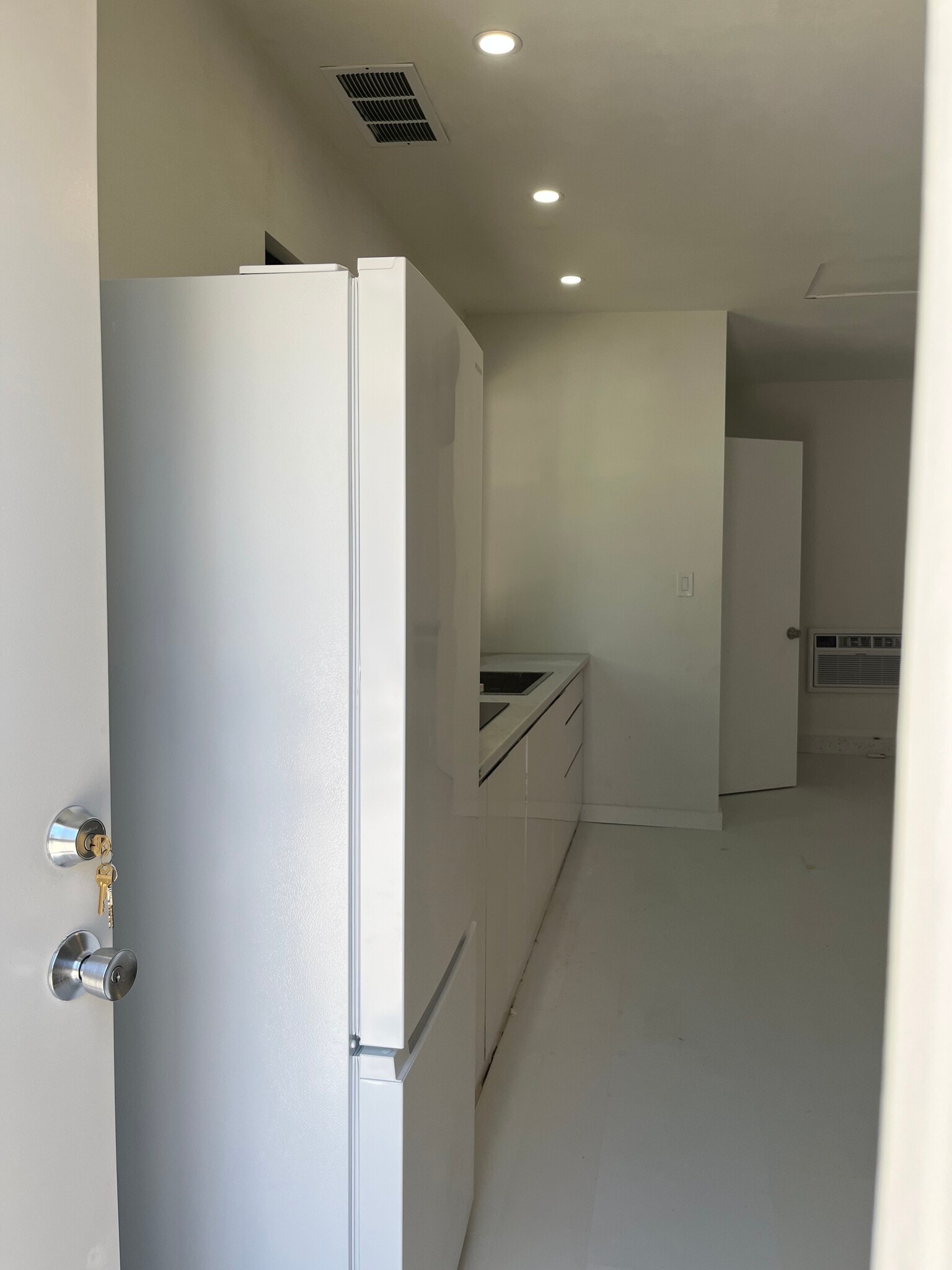 Building Photo - 365 Morrison Canyon Rd