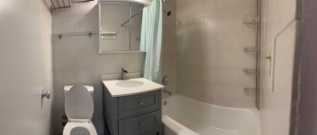 Building Photo - 3100 N Lake Shore Dr