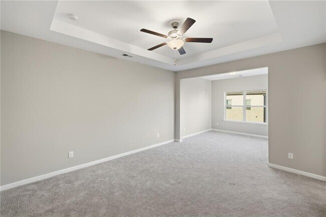 Building Photo - 318 Commons Ave