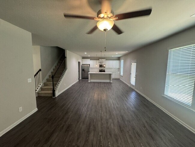 Building Photo - 1156 Burgundy Dr