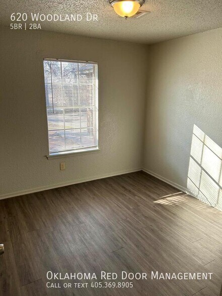 Building Photo - 620 Woodland Dr