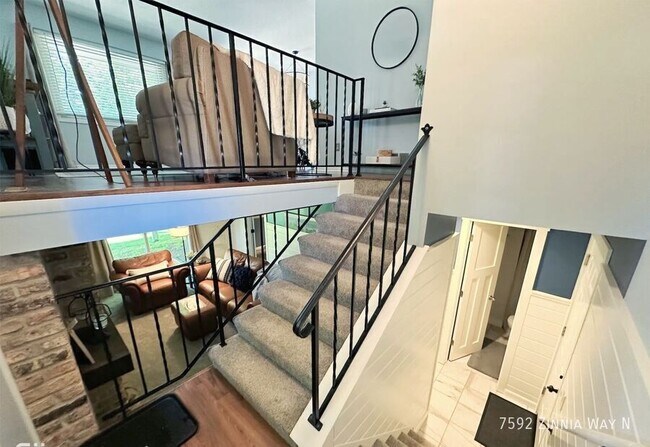 Building Photo - 7592 Zinnia Way N