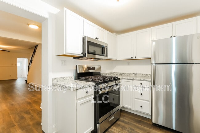 Building Photo - 447 Pusey Ave