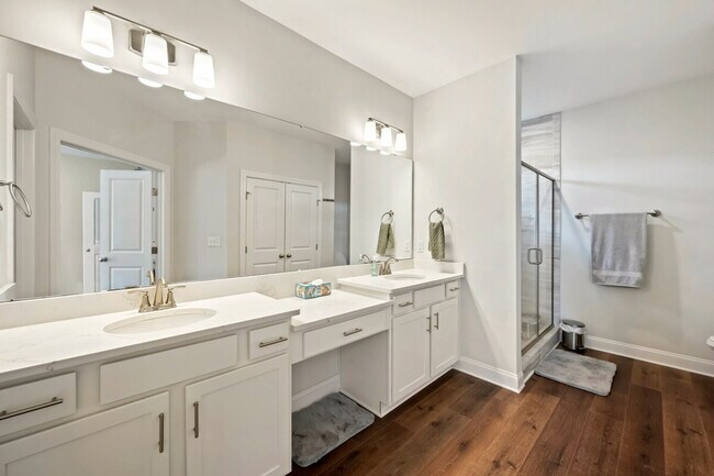 Building Photo - 245 Brace Dr