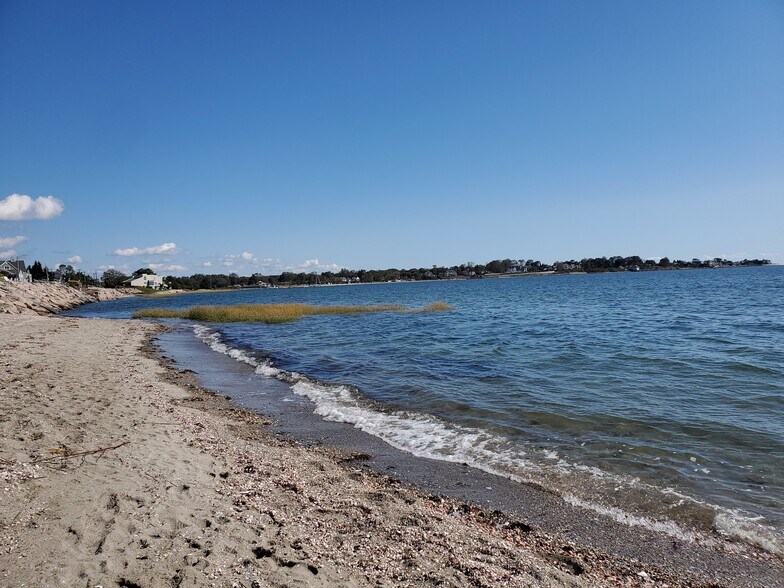 Building Photo - 1046 E Broadway