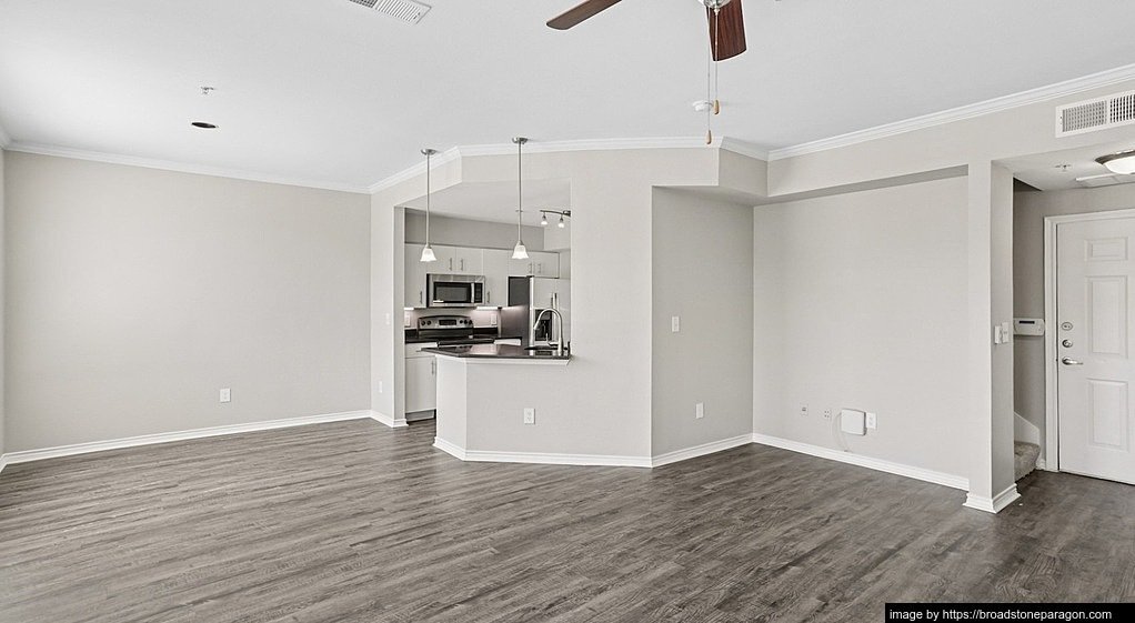 Building Photo - 2403 N Washington Ave