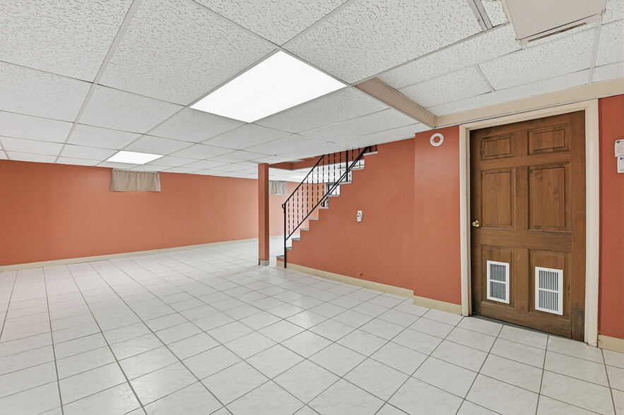 Building Photo - 1152 Burch Ln