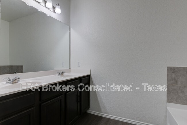 Building Photo - 5407 Shasta Pl