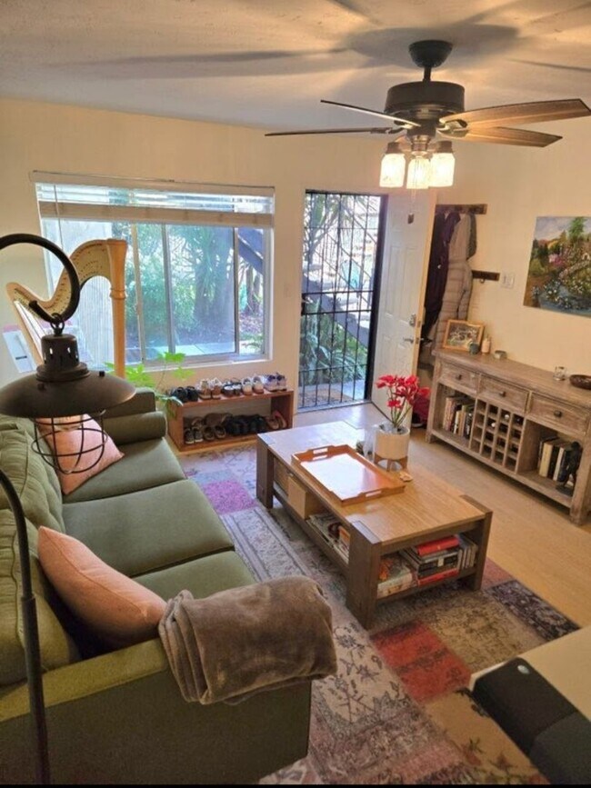 Building Photo - North Park Condo Steps to Adams Ave Normal Heights!