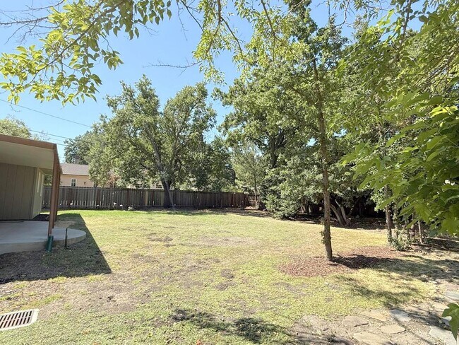 Building Photo - Sprawling Westside Walnut Creek Ranch Home...