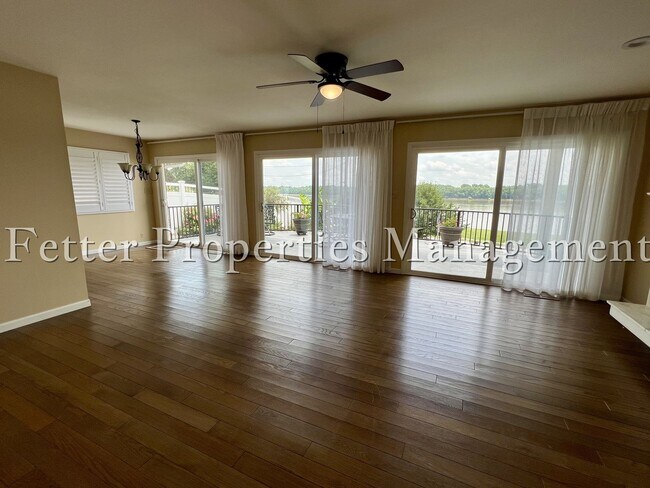 Building Photo - Riverfront Living with Mid-Century Flair