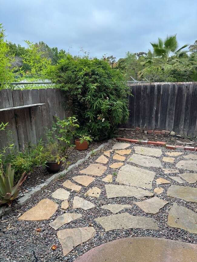 Building Photo - 2 Bedroom 2 Bath Condo in Chula Vista - $2595 a month