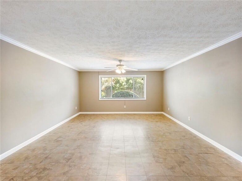 Building Photo - 115 Biscayne Dr NW