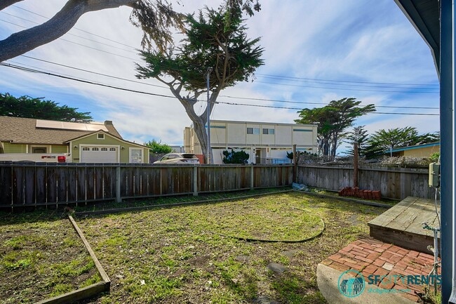 Building Photo - Pacifica: Remodeled 2 Bed 1 Bath w/ Garage & Fenced Yard in Sharp Park