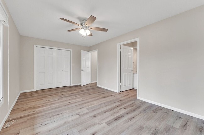 Building Photo - Hickory Village 55 Plus, LLC - 3700 E Cherry St Springfield, MO 65809