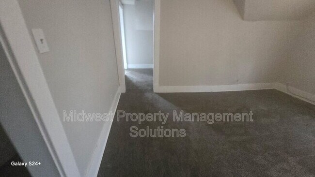 Building Photo - 1422 Central Ave