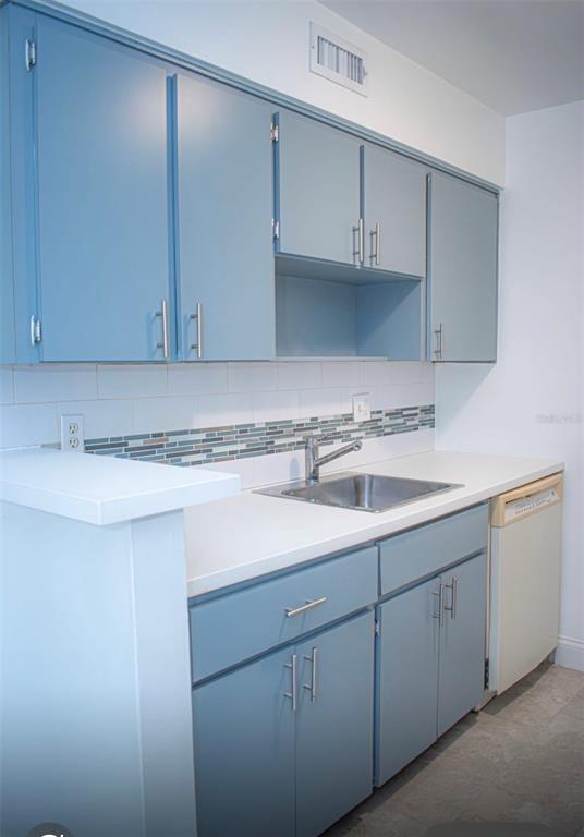 Building Photo - 5877 Windhover Dr