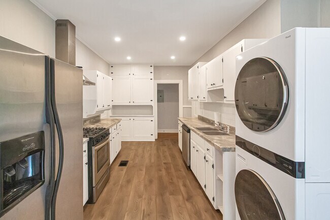 Building Photo - 4097 Redwing Ave