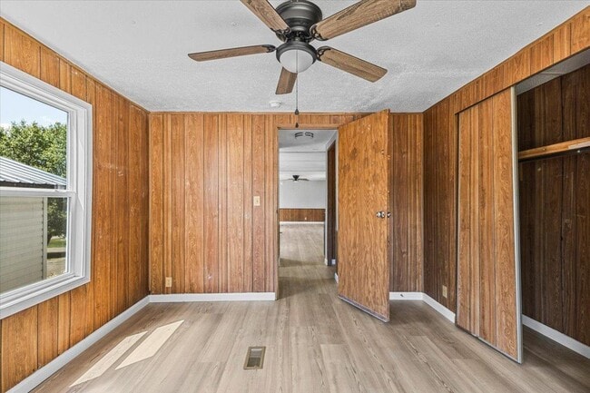 Building Photo - 2337 Weaver Pike