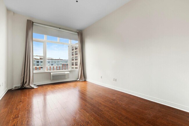 Building Photo - 1500 Hudson St