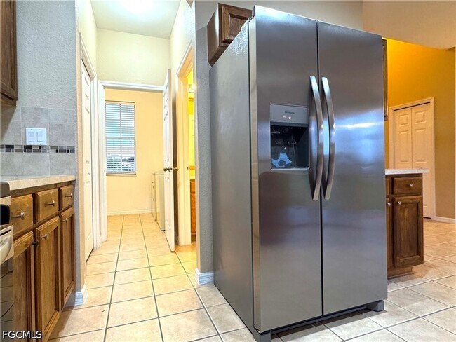 Building Photo - 117 Shadow Lakes Dr