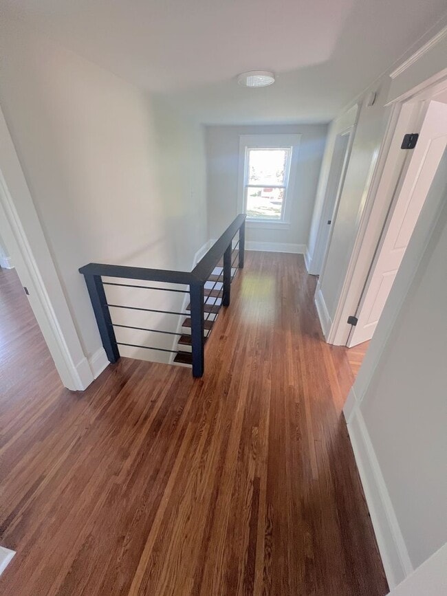Building Photo - 3 Bed | 2 Bath | 1+ Acre | 2-Car Garage | ...