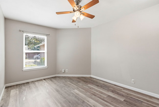 Building Photo - 9706 Autumn Dew