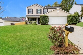 Building Photo - 208 Autumn Woods Dr