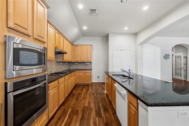 Building Photo - 3013 Covington Pl