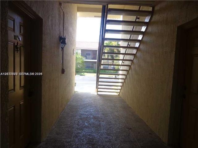 Building Photo - 1267 SW 46th Ave