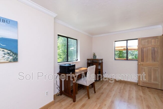 Building Photo - 646 Blue Ridge Dr