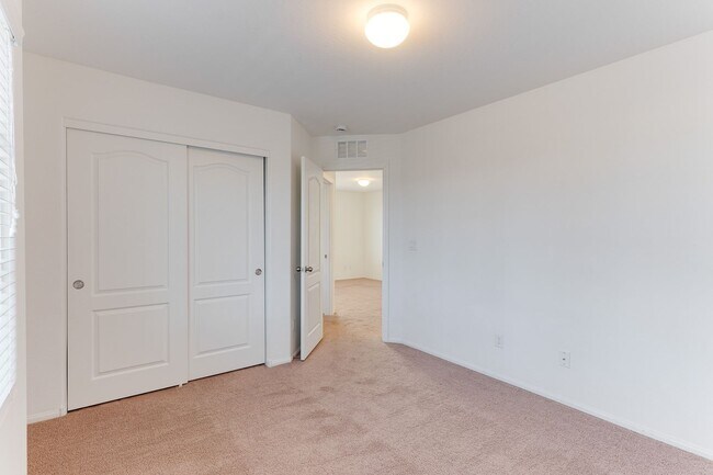 Building Photo - SINGLE HOME 3 BEDROOM 2 BATH