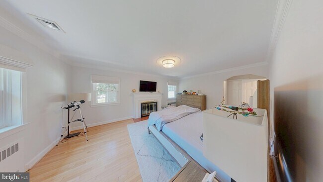 Building Photo - 8403 Bradmoor Dr