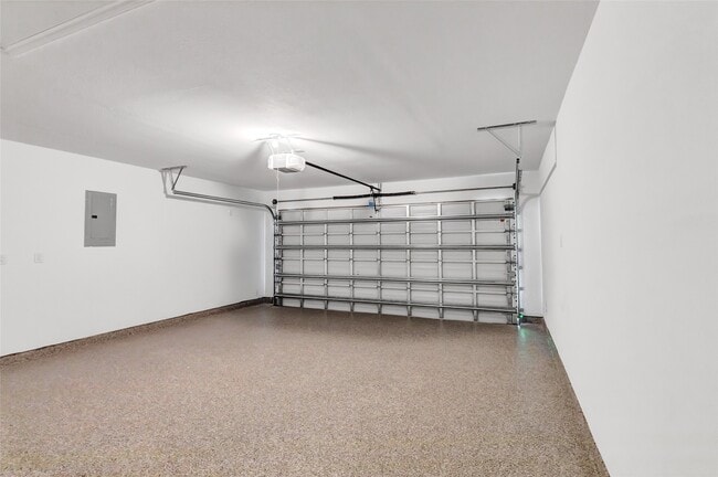 Building Photo - 214 Kickapoo Dr