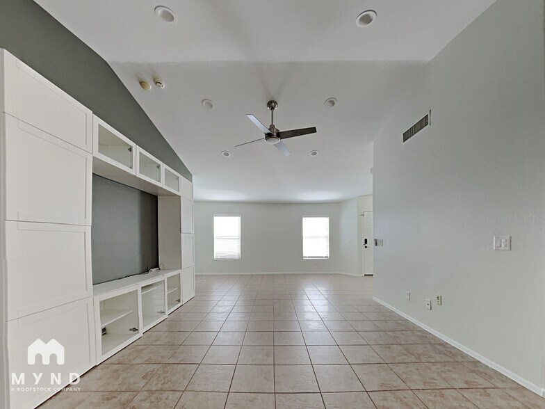 Building Photo - 1314 E Escuda Dr
