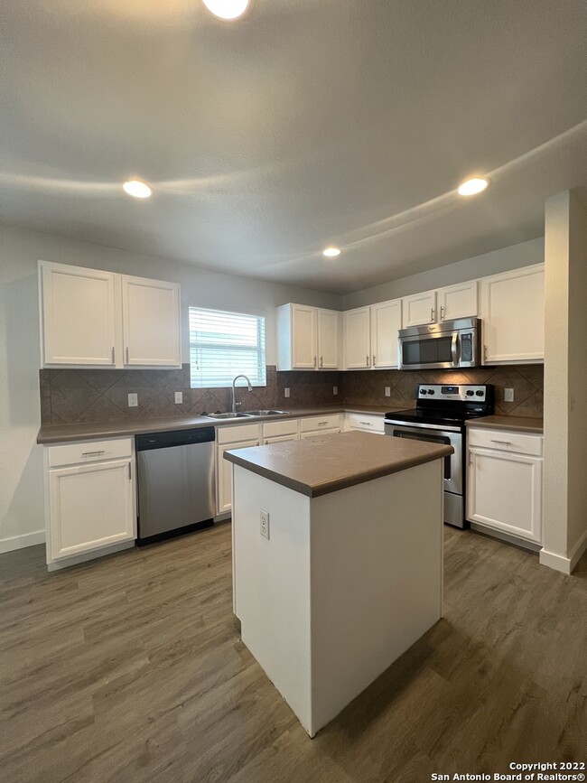 Building Photo - 9116 China Rose Dr