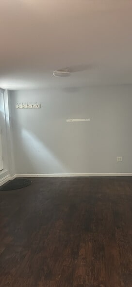 Building Photo - 17 Dewitt Pl